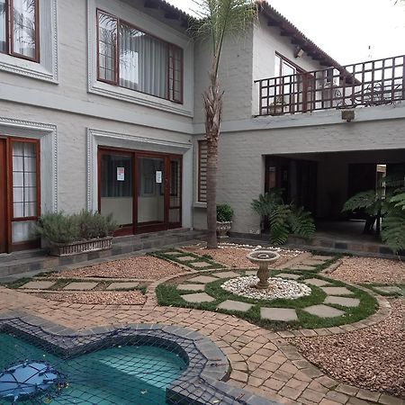 Troas Boutique Hotel Vanderbijlpark Bagian luar foto