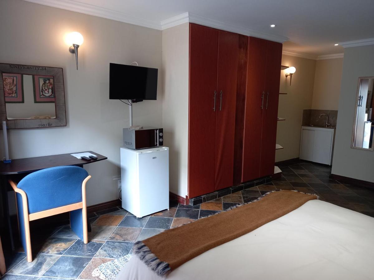 Troas Boutique Hotel Vanderbijlpark Bagian luar foto