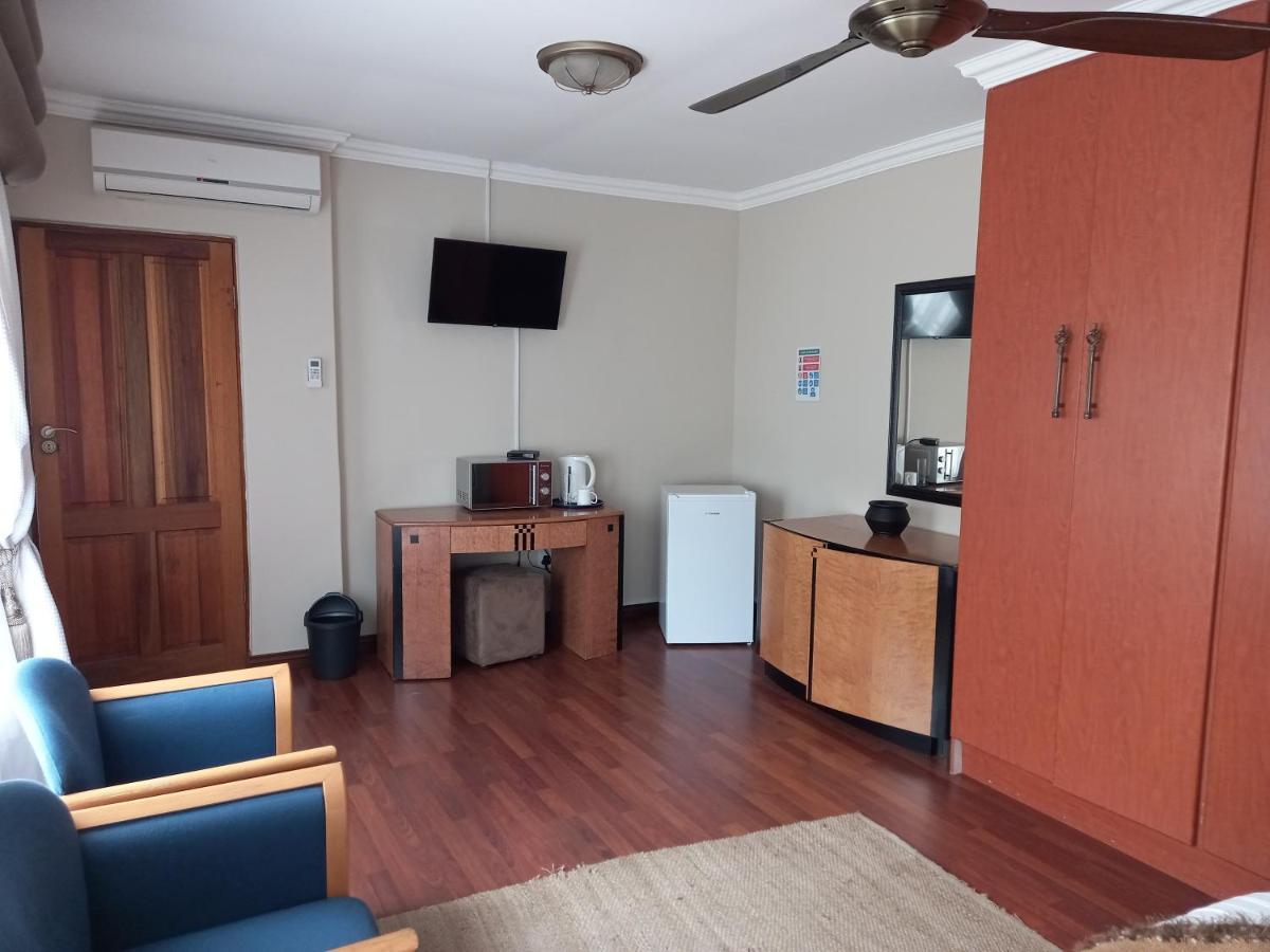 Troas Boutique Hotel Vanderbijlpark Bagian luar foto