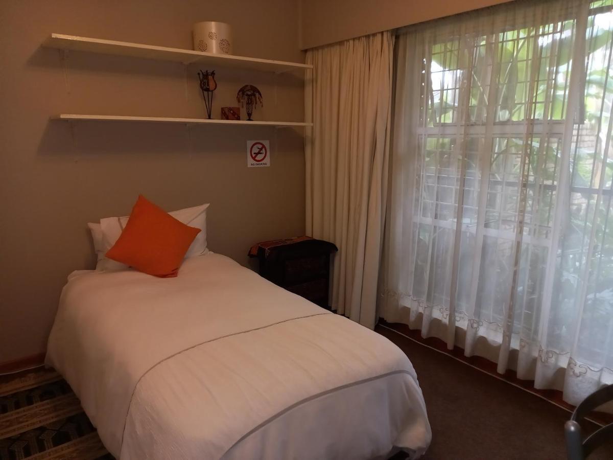 Troas Boutique Hotel Vanderbijlpark Bagian luar foto