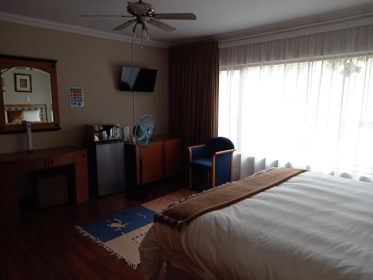 Troas Boutique Hotel Vanderbijlpark Bagian luar foto