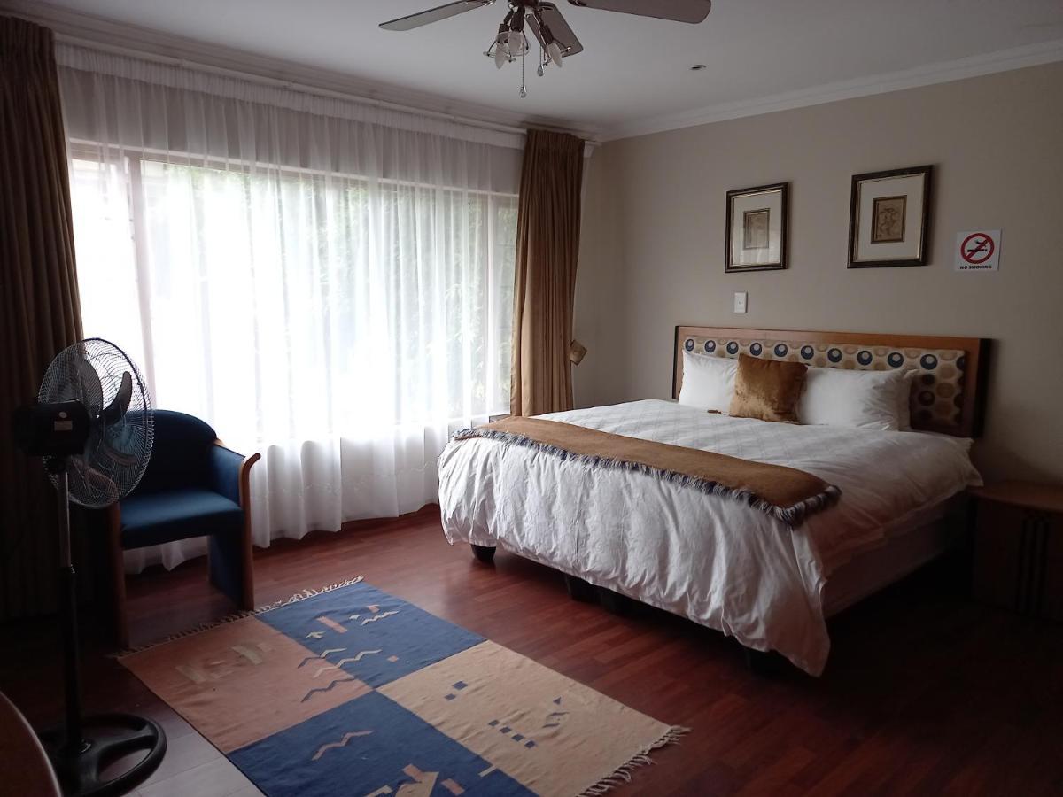 Troas Boutique Hotel Vanderbijlpark Bagian luar foto