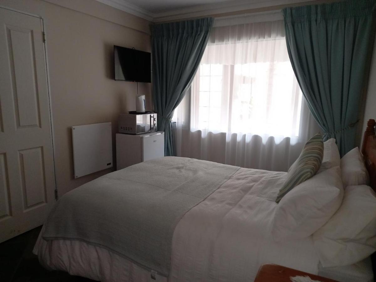 Troas Boutique Hotel Vanderbijlpark Bagian luar foto