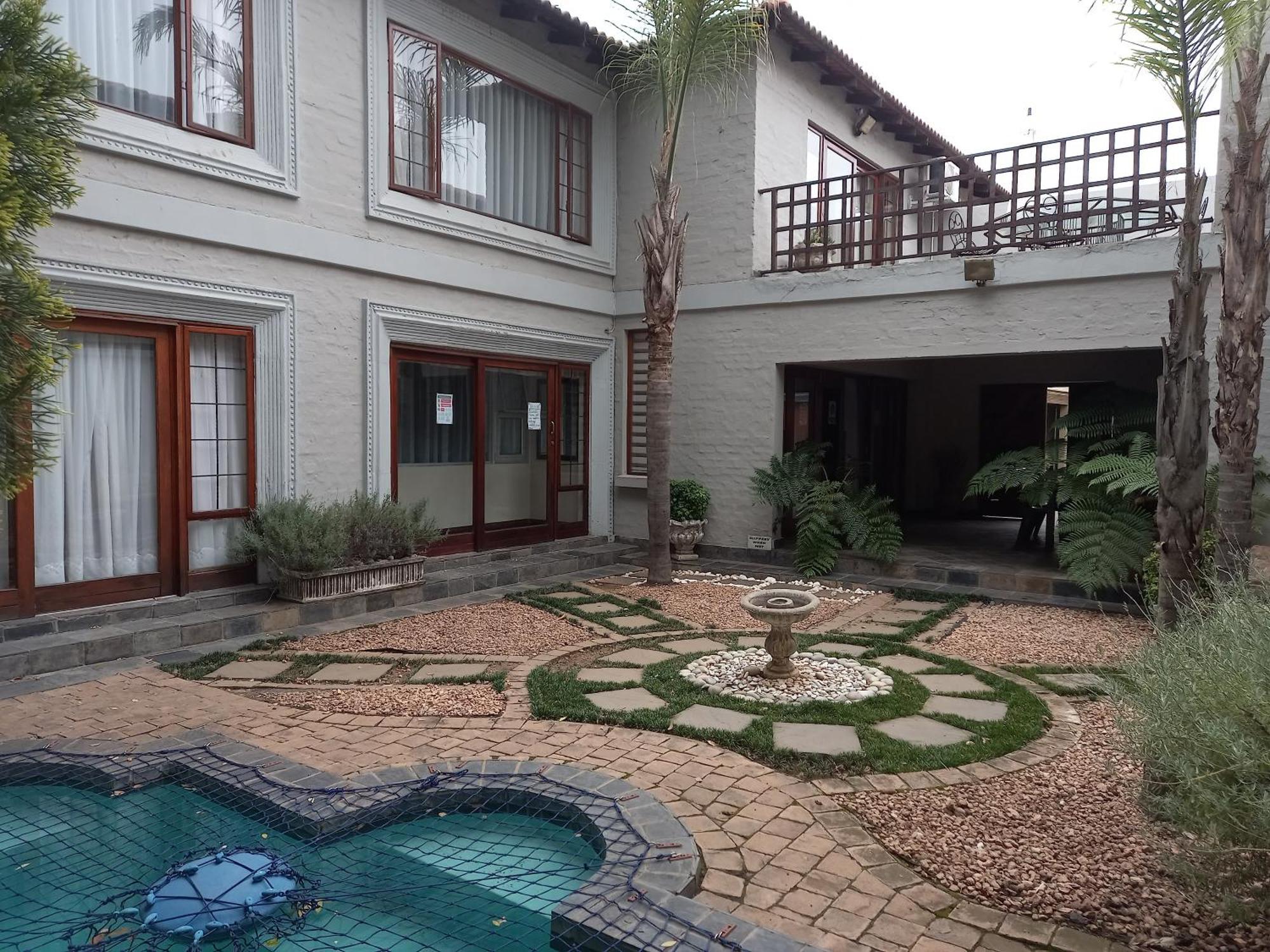 Troas Boutique Hotel Vanderbijlpark Bagian luar foto